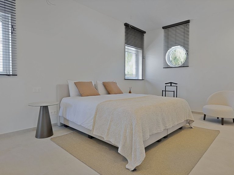 Villa for Sale in El Paraiso, Malaga 6