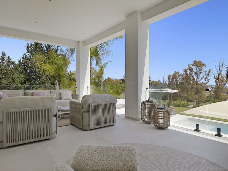 Villa for Sale in El Paraiso, Malaga 61