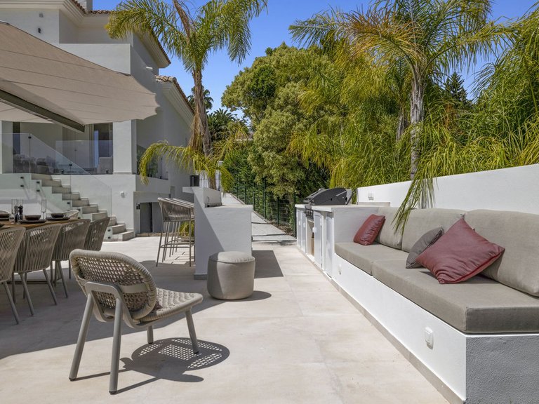 Villa for Sale in El Paraiso, Malaga 66