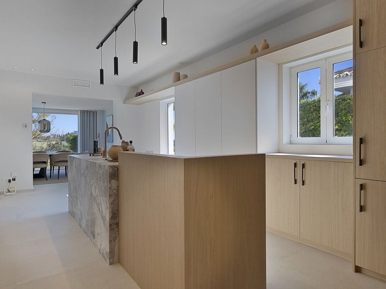 Villa for Sale in El Paraiso, Malaga 84