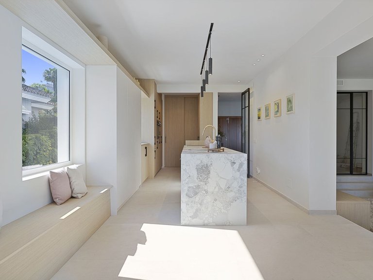 Villa for Sale in El Paraiso, Malaga 87