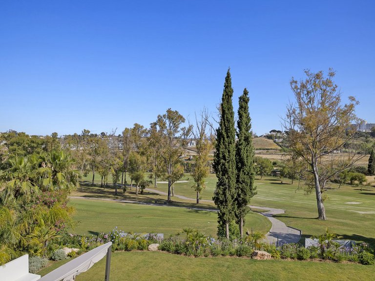 Villa for Sale in El Paraiso, Malaga 99