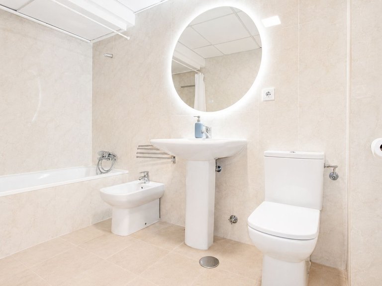 Apartment for Sale in Puerto Banus, Malaga 12