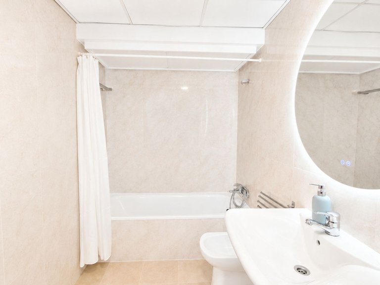 Apartment for Sale in Puerto Banus, Malaga 13