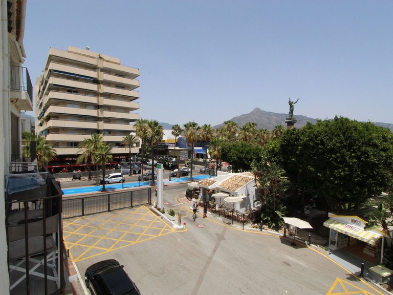 Apartment for Sale in Puerto Banus, Malaga 19