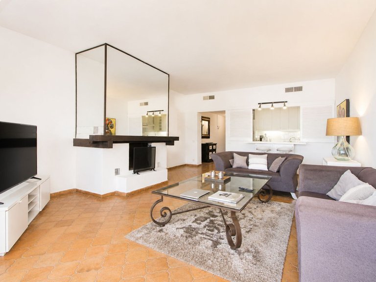Apartment for Sale in Puerto Banus, Malaga 5