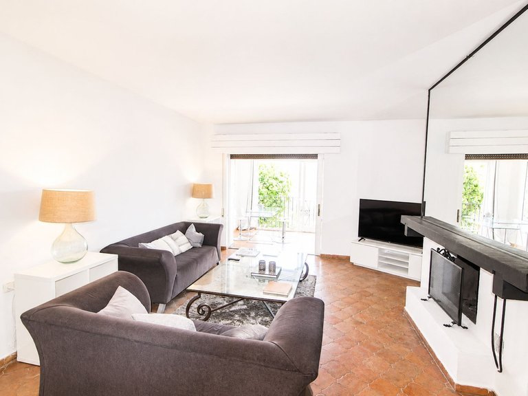 Apartment for Sale in Puerto Banus, Malaga 6