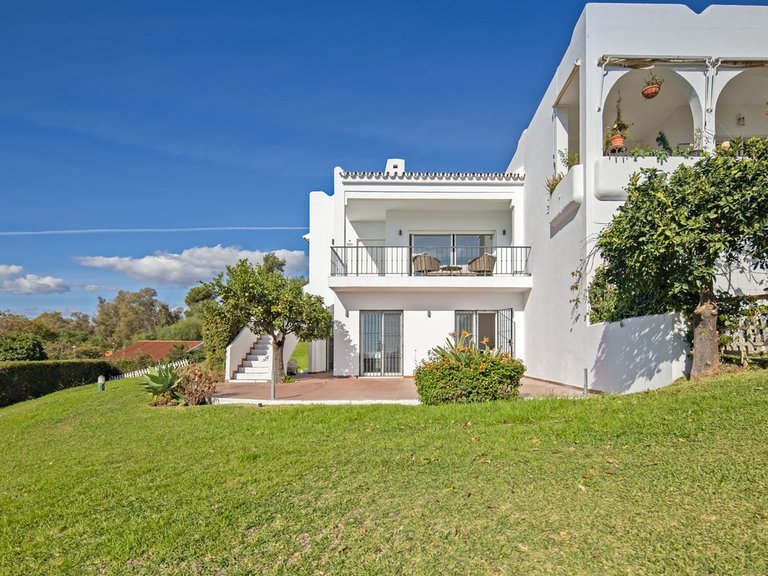 Villa for Sale in Nueva Andalucía, Malaga 11