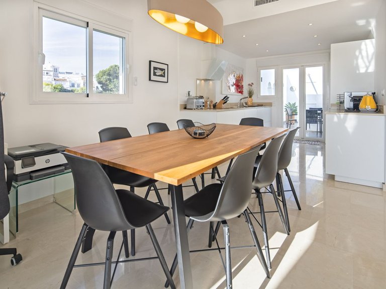 Villa for Sale in Nueva Andalucía, Malaga 26
