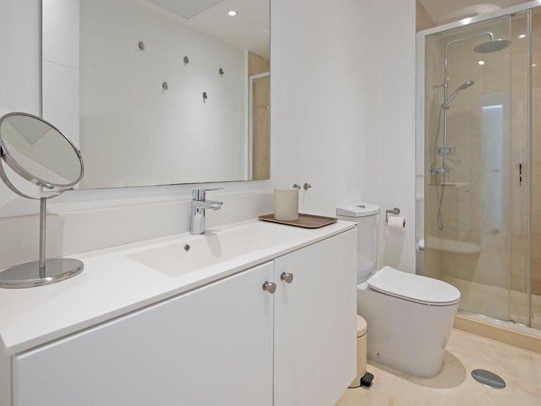 Villa for Sale in Nueva Andalucía, Malaga 36
