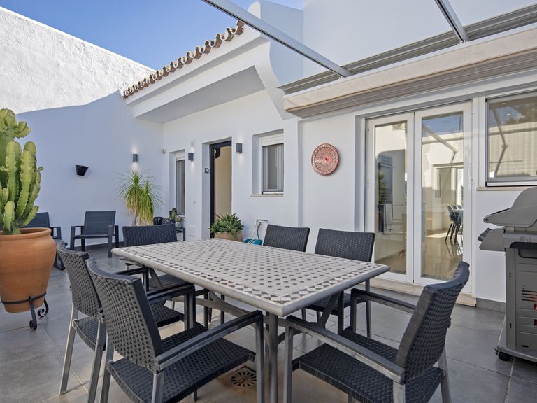 Villa for Sale in Nueva Andalucía, Malaga 39