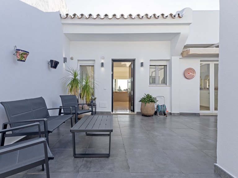 Villa for Sale in Nueva Andalucía, Malaga 4