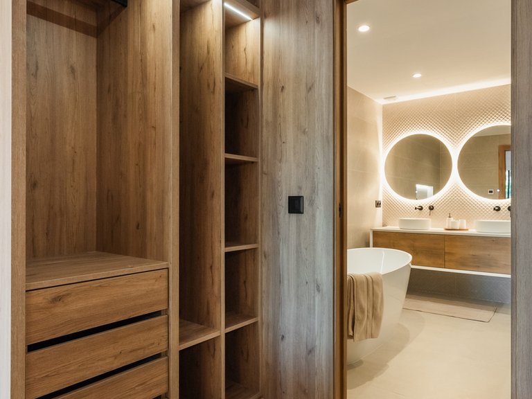 Apartment for Sale in Nueva Andalucía, Malaga 13