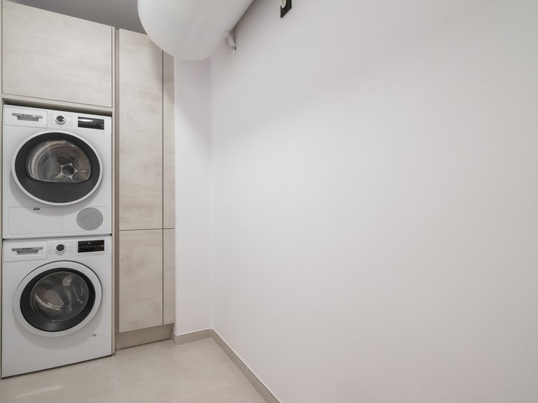 Apartment for Sale in Nueva Andalucía, Malaga 25