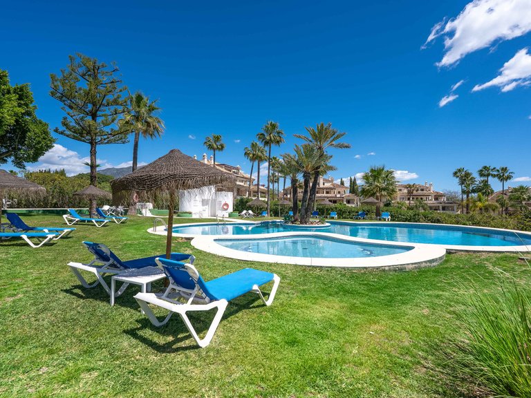 Apartment for Sale in Nueva Andalucía, Malaga 27