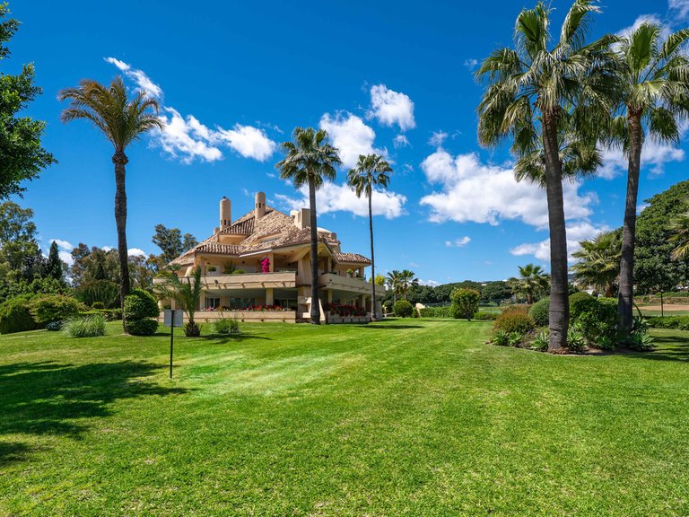 Apartment for Sale in Nueva Andalucía, Malaga 30
