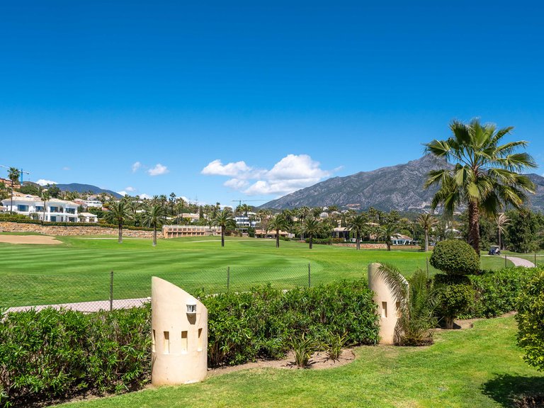 Apartment for Sale in Nueva Andalucía, Malaga 31