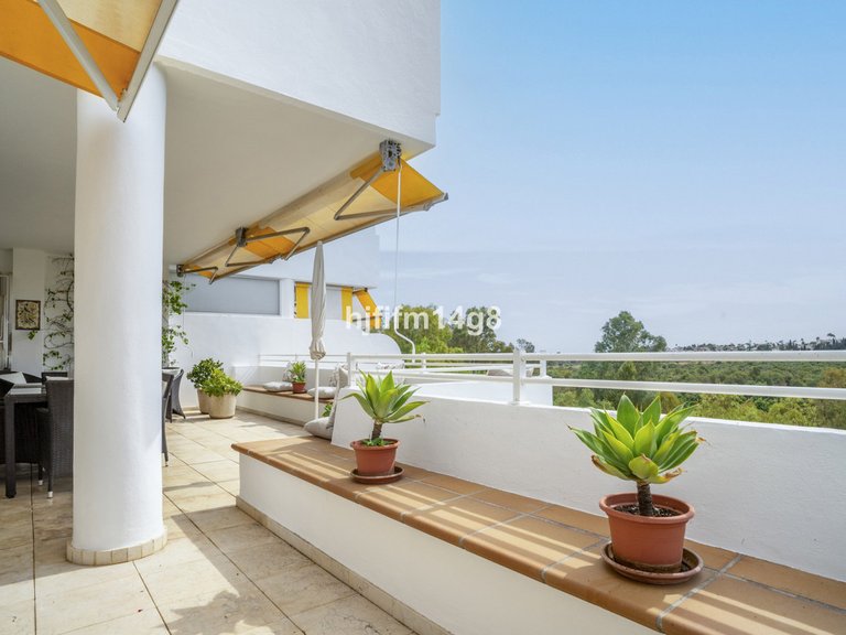 Apartment for Sale in Guadalmina Alta, Malaga 1