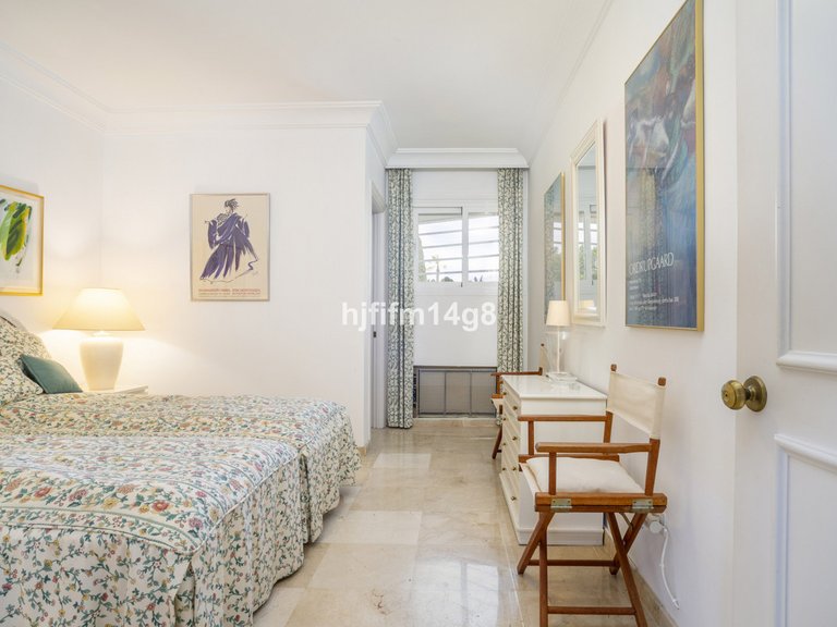 Apartment for Sale in Guadalmina Alta, Malaga 14