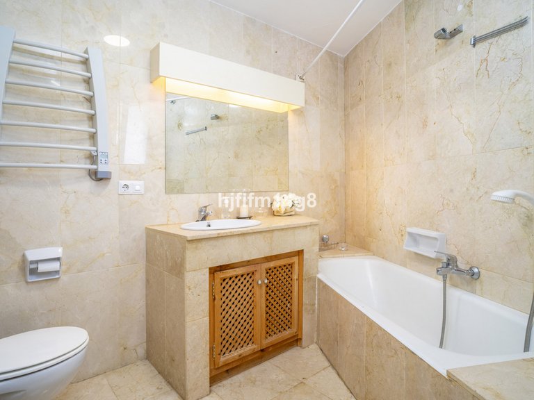 Apartment for Sale in Guadalmina Alta, Malaga 16