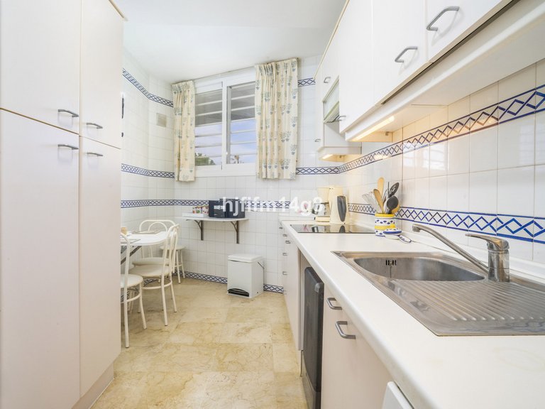 Apartment for Sale in Guadalmina Alta, Malaga 9