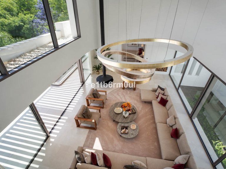 Villa for Sale in La Quinta, Malaga 14