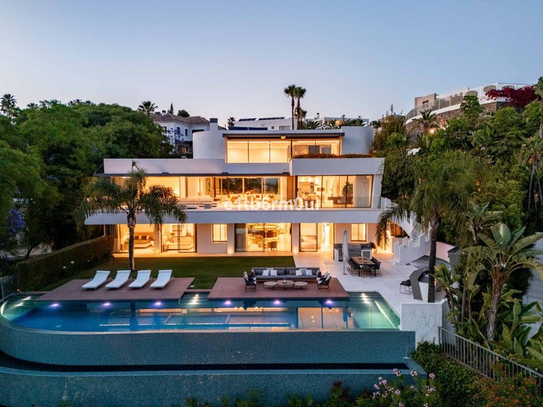 Villa for Sale in La Quinta, Malaga 21