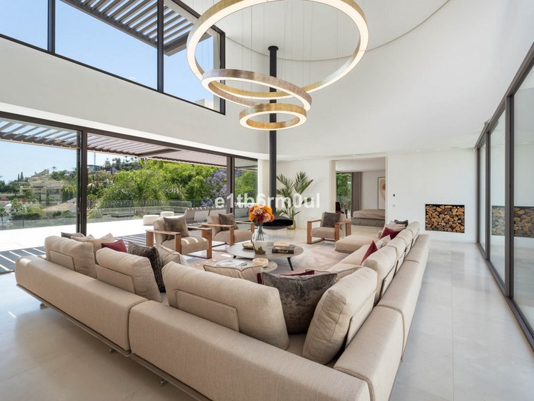 Villa for Sale in La Quinta, Malaga 27