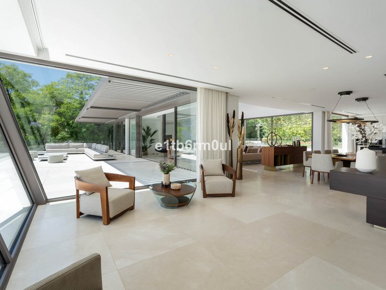 Villa for Sale in La Quinta, Malaga 29