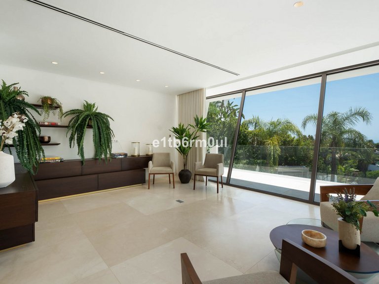 Villa for Sale in La Quinta, Malaga 31