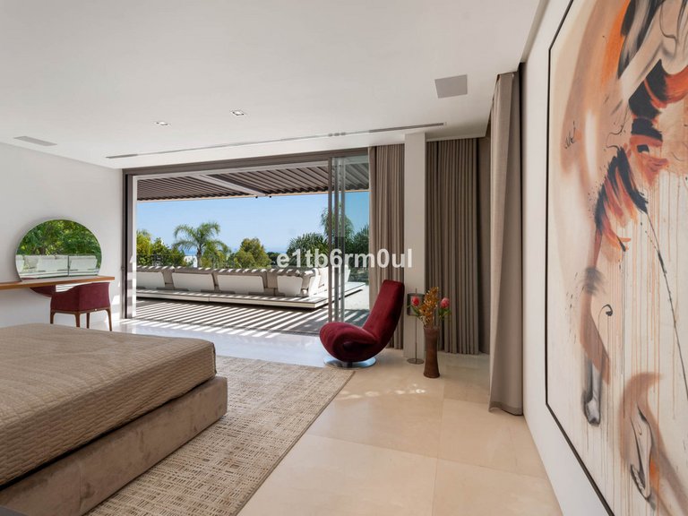 Villa for Sale in La Quinta, Malaga 33