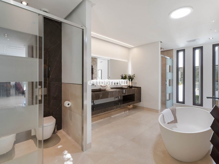 Villa for Sale in La Quinta, Malaga 34