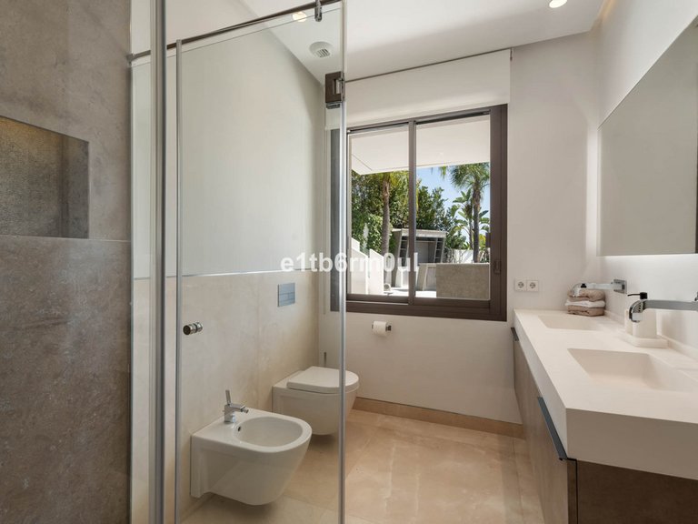 Villa for Sale in La Quinta, Malaga 40