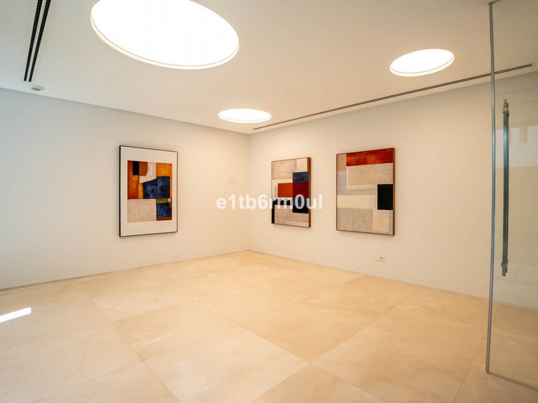 Villa for Sale in La Quinta, Malaga 43
