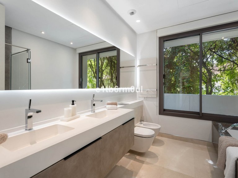 Villa for Sale in La Quinta, Malaga 50