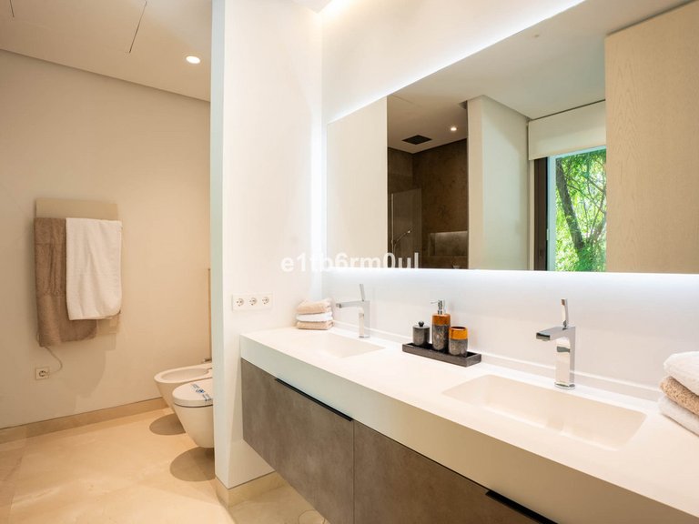Villa for Sale in La Quinta, Malaga 51