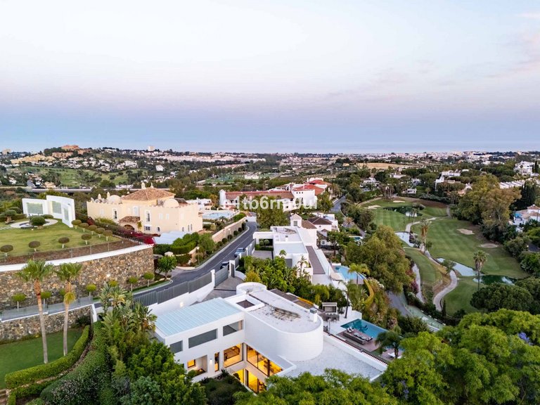 Villa for Sale in La Quinta, Malaga 57