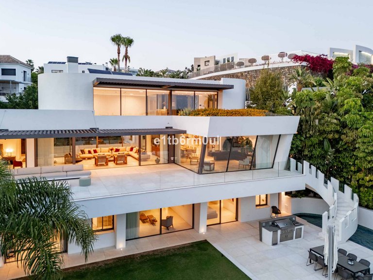 Villa for Sale in La Quinta, Malaga 58
