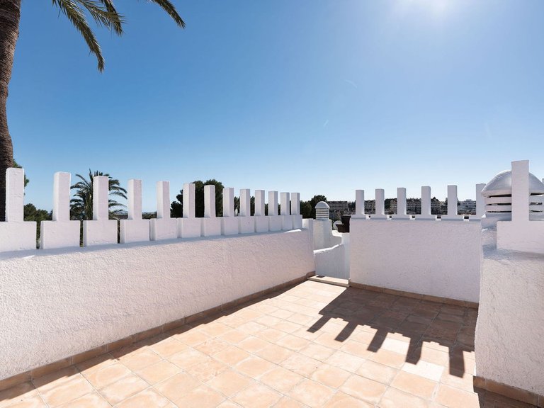 Apartment for Sale in Nueva Andalucía, Malaga 25