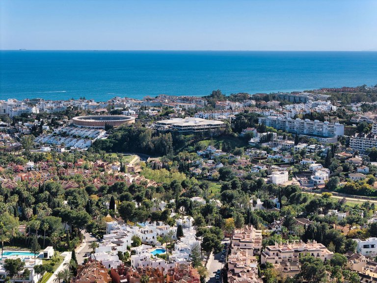 Apartment for Sale in Nueva Andalucía, Malaga 33