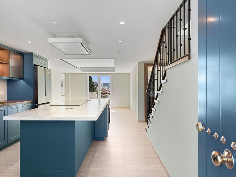 Apartment for Sale in Nueva Andalucía, Malaga 9