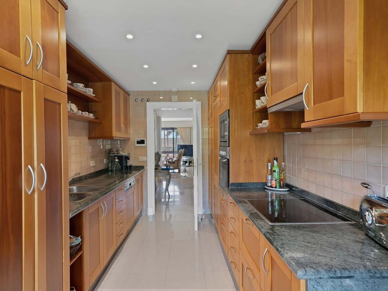 Apartment for Sale in Marbella, Malaga 8