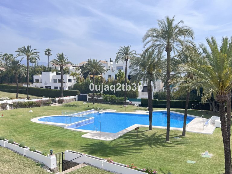 Apartment for Sale in Nueva Andalucía, Malaga 1