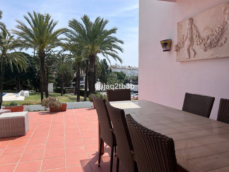 Apartment for Sale in Nueva Andalucía, Malaga 22