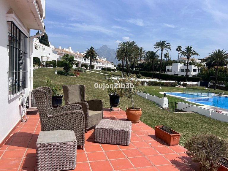 Apartment for Sale in Nueva Andalucía, Malaga 23