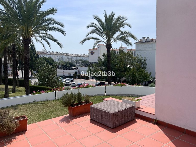 Apartment for Sale in Nueva Andalucía, Malaga 24