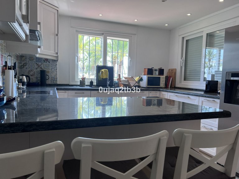 Apartment for Sale in Nueva Andalucía, Malaga 7