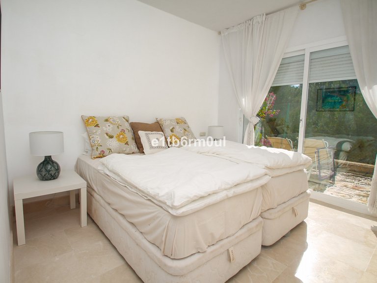 Villa for Sale in Istán, Malaga 14