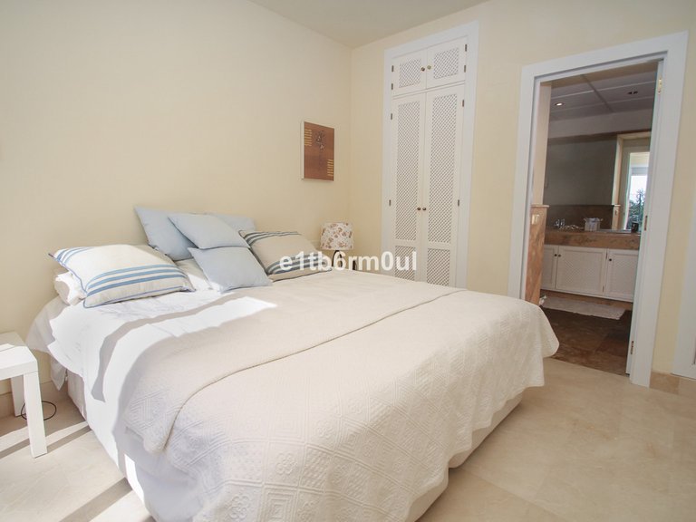 Villa for Sale in Istán, Malaga 15