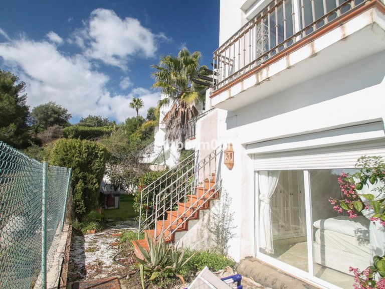 Villa for Sale in Istán, Malaga 9